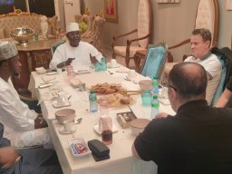 DINER OFFERT PAR LE PRESIDENT BAYE CISS LA RYAD, SA RESIDENCE PRIVEE A SON EXCELLENCE L'AMBASSADEUR D'ALGERIE